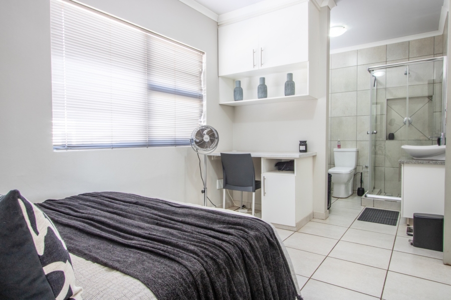 1 Bedroom Property for Sale in Mooivallei Park North West